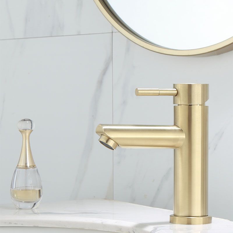 Sikunuo | Deck Mounted Roman Tub Faucet Low Arc Tub Faucet Set in Gold