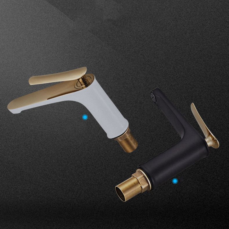 Sikunuo | Luxury 1 Handle Sink Bathroom Faucet Round Brass Sink Faucet with Water Hose