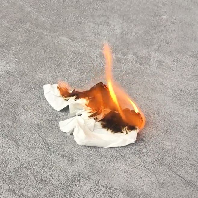 Sikunuo | Peel and Stick Vinyl Floor Waterproof Fire-Resistant Vinyl Floor