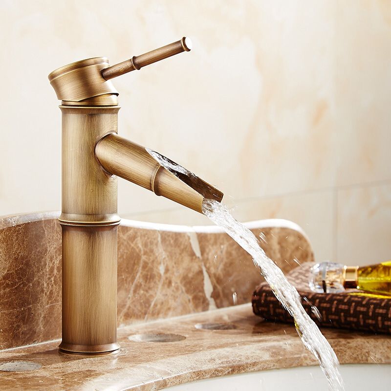 Sikunuo | Farmhouse Brass Bathroom Faucet With Lever Handle Single Hole Sink Faucet