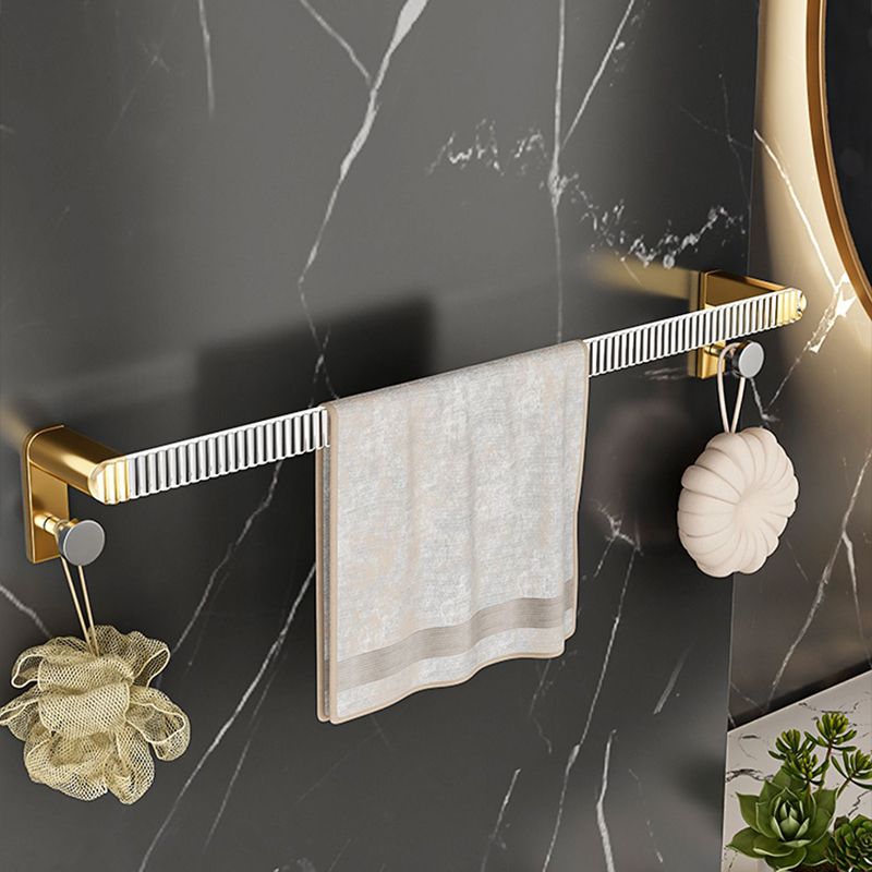 Sikunuo | Metal and Acrylic Bathroom Accessory Set Transparent Bathroom Accessories