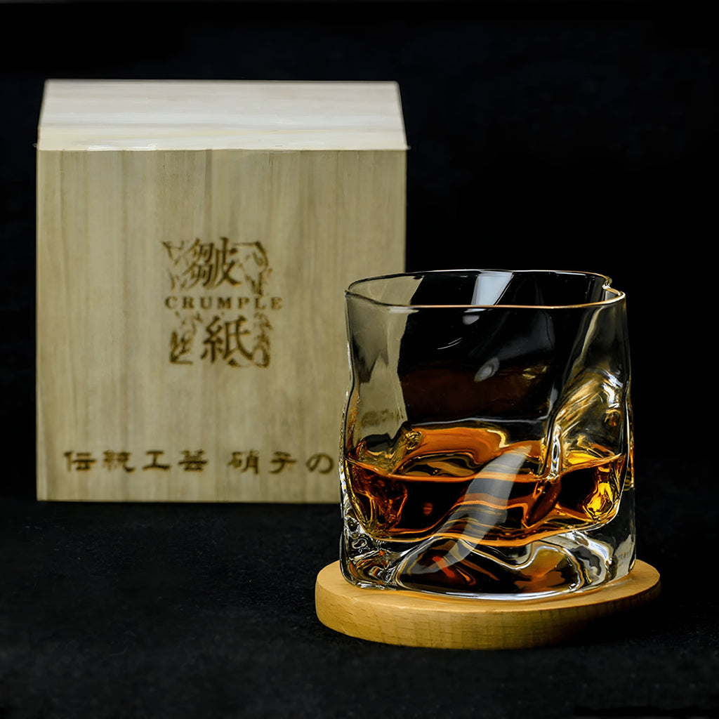 Whiskey glass in Edo Kiriko style – Handcut with unique crumple design | Sikunuo