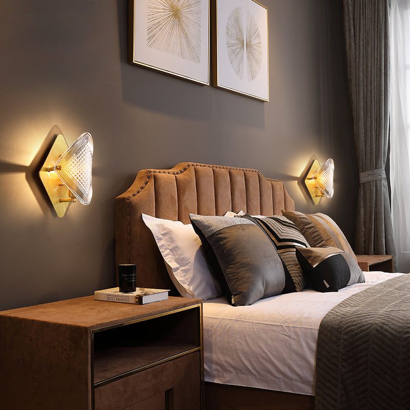 Sikunuo | 1 Bulb Rhombus Wall Light Fixture Modern Stylish Metal and Clear Crystal Wall Lamp in Brass Finish