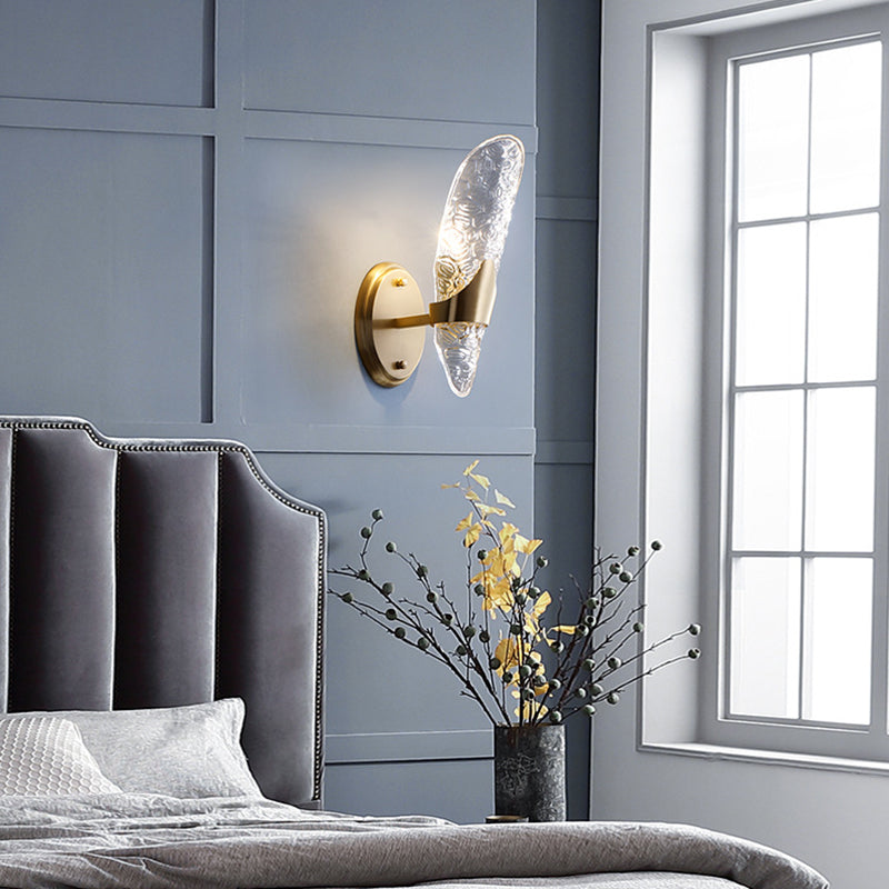Sikunuo | 1/2-Pear Exposed Wall Lighting Contemporary Textured Glass Wall Lamp in Brass for the Dining Room