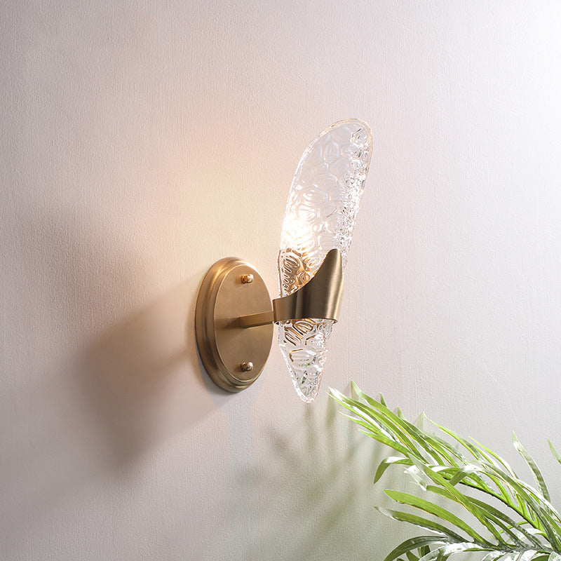 Sikunuo | 1/2-Pear Exposed Wall Lighting Contemporary Textured Glass Wall Lamp in Brass for the Dining Room
