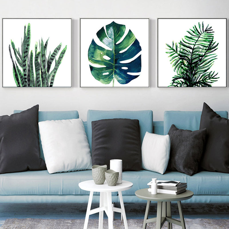 Sikunuo | Stylish tropical leaf art print for bedroom Botanical wall decoration in green