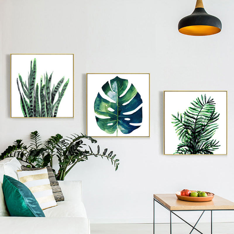Sikunuo | Stylish tropical leaf art print for bedroom Botanical wall decoration in green