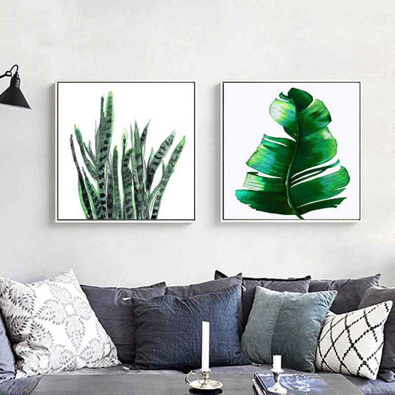 Sikunuo | Stylish tropical leaf art print for bedroom Botanical wall decoration in green