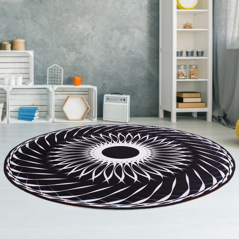 Sikunuo | Black and White Moroccan Carpet Polyester Flower Pattern Carpet Pet Friendly Washable Non-Slip Back Carpet for Decoration