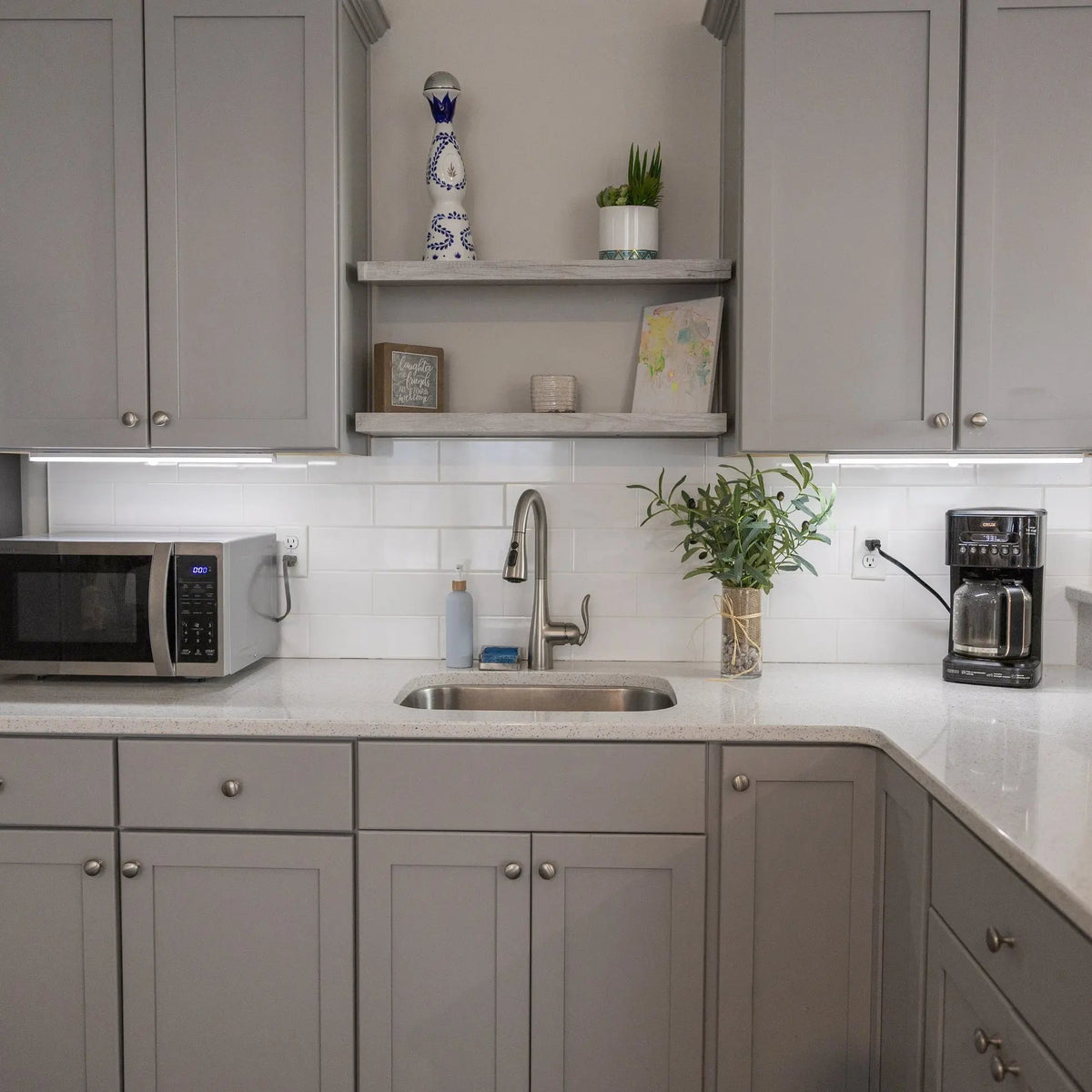 Sikunuo | Adjustable professional LED light with easy installation
