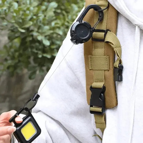 Sikunuo | Tactical Keychain with Retractable Cord