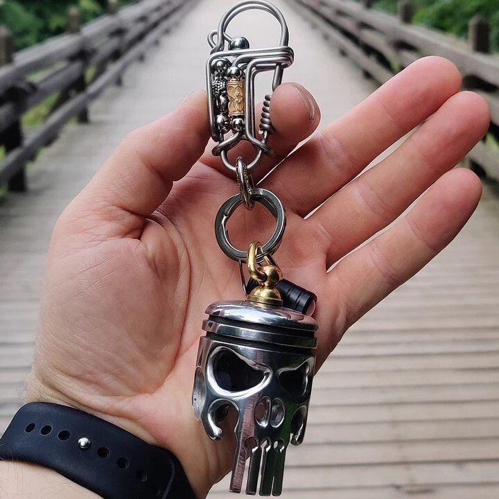 Sikunuo | Piston art skull keychain [pendant/flashlight/bottle opener]