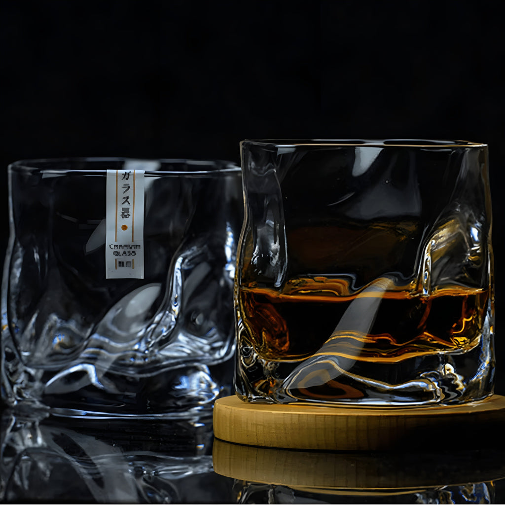 Whiskey glass in Edo Kiriko style – Handcut with unique crumple design | Sikunuo