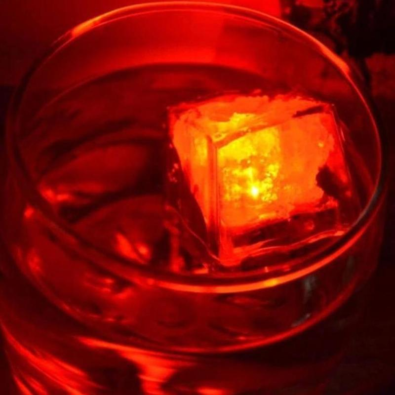 Sikunuo | Colorful Water-Activated LED Ice Cubes