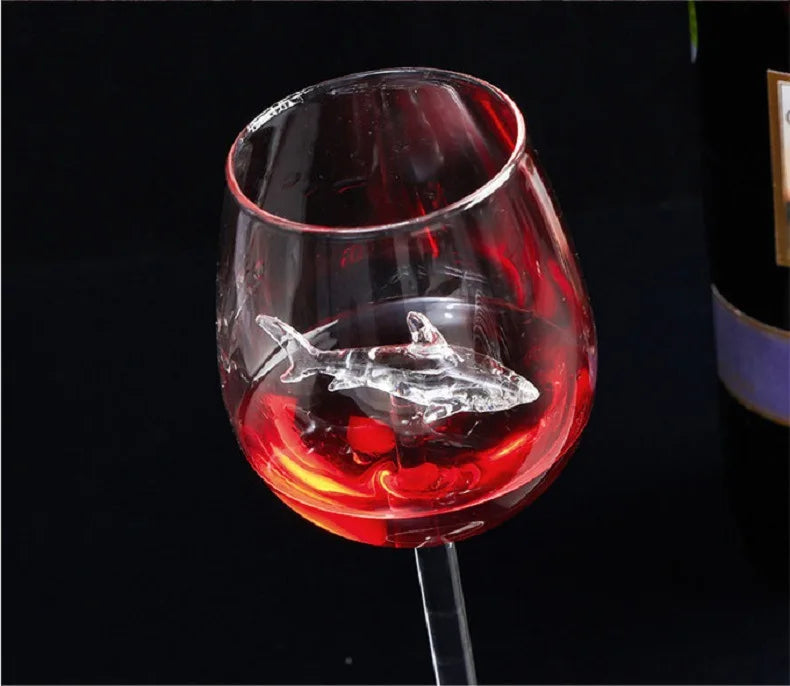 Sikunuo | Built-in Shark Sea Wine Glasses
