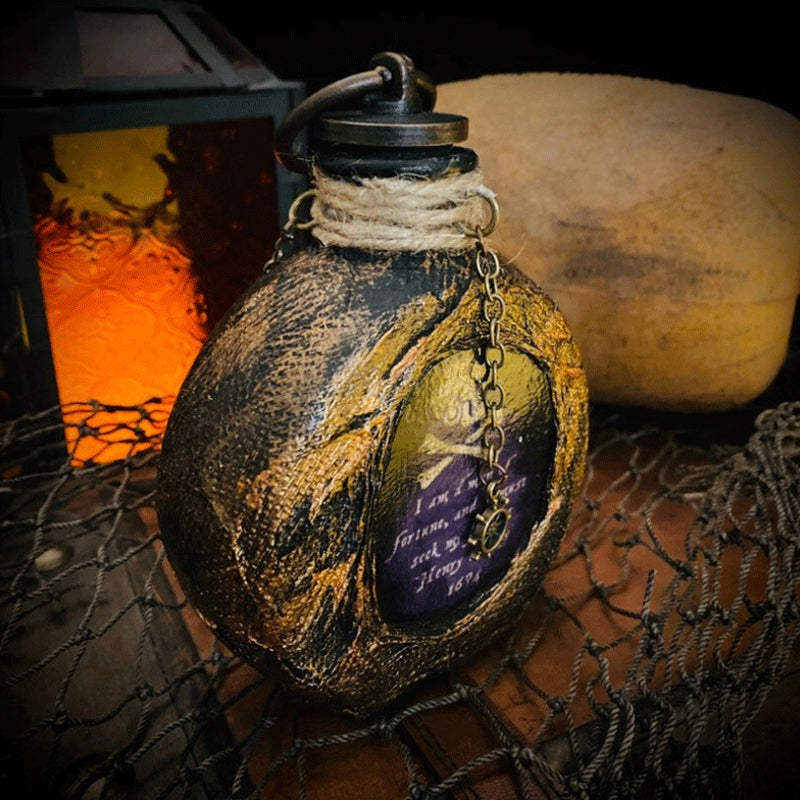 Skull Pirate Rum Bottle made of Resin | Sikunuo