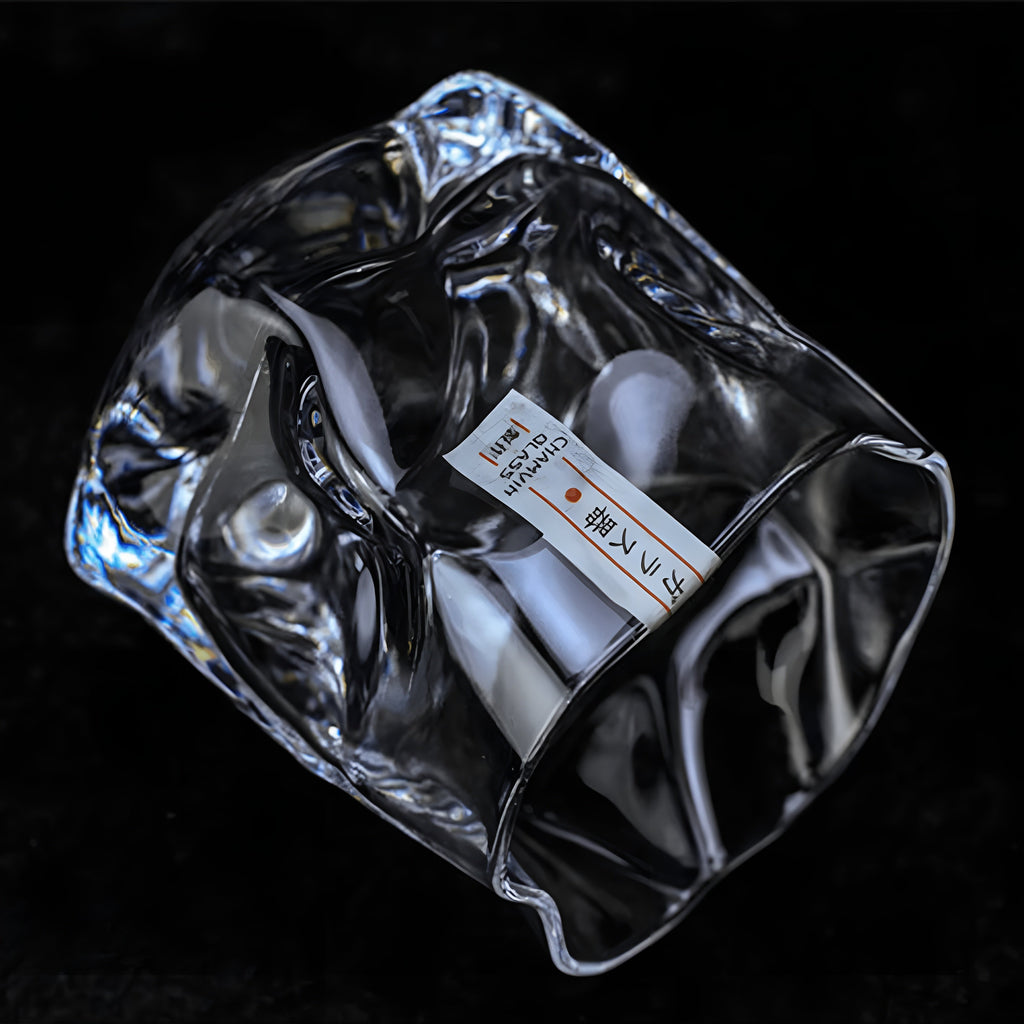 Whiskey glass in Edo Kiriko style – Handcut with unique crumple design | Sikunuo