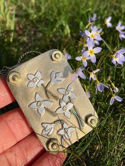 Sikunuo | Mini Flower Press | Compact Botanical Keepsake Maker | Portable Craft Tool