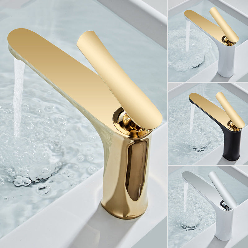 Sikunuo | Luxury 1 Handle Sink Bathroom Faucet Round Brass Sink Faucet with Water Hose