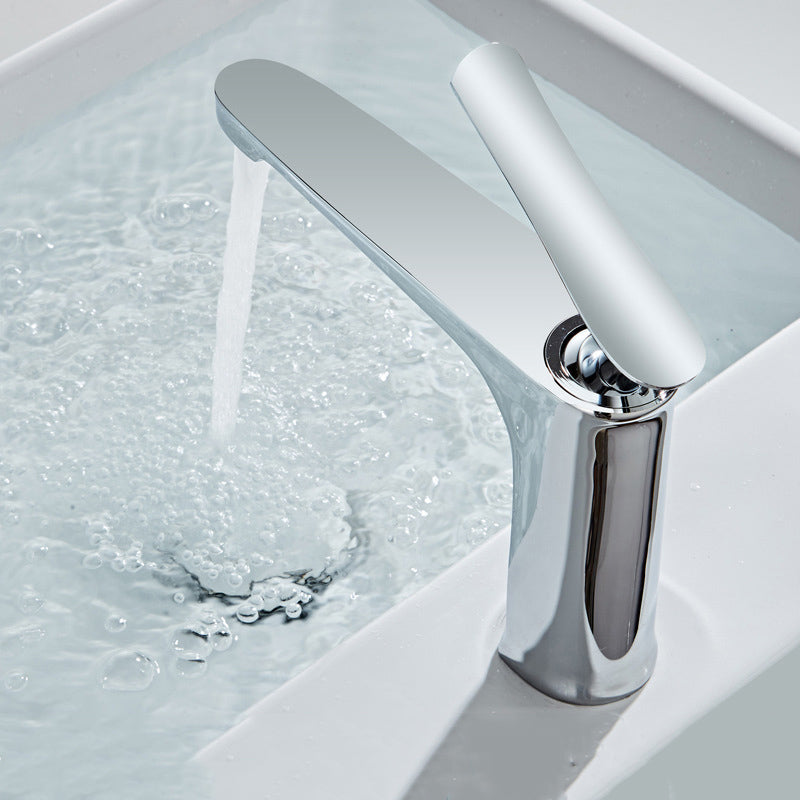 Sikunuo | Luxury 1 Handle Sink Bathroom Faucet Round Brass Sink Faucet with Water Hose