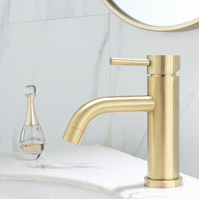 Sikunuo | Deck Mounted Roman Tub Faucet Low Arc Tub Faucet Set in Gold