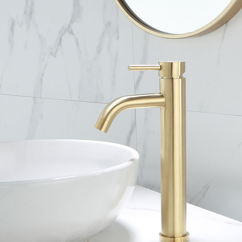 Sikunuo | Deck Mounted Roman Tub Faucet Low Arc Tub Faucet Set in Gold