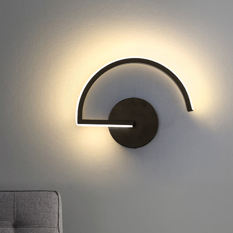 Sikunuo | Black Half-Circle Wall Light Minimalist LED Iron Wall-Mounted Wall Light for Bedroom in Warm/White Light