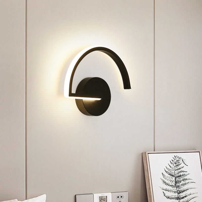 Sikunuo | Black Half-Circle Wall Light Minimalist LED Iron Wall-Mounted Wall Light for Bedroom in Warm/White Light