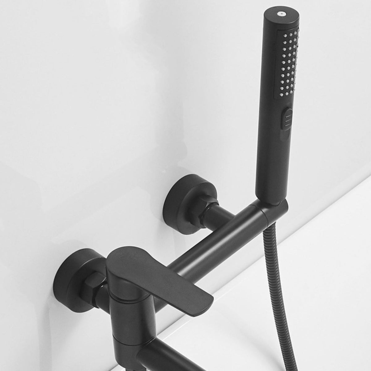 Sikunuo | Swivel spout bathtub faucet single lever handle hand shower bathtub filling valve with shower hose
