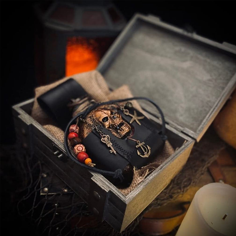 Skull Pirate Rum Bottle made of Resin | Sikunuo