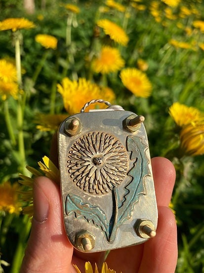 Sikunuo | Mini Flower Press | Compact Botanical Keepsake Maker | Portable Craft Tool