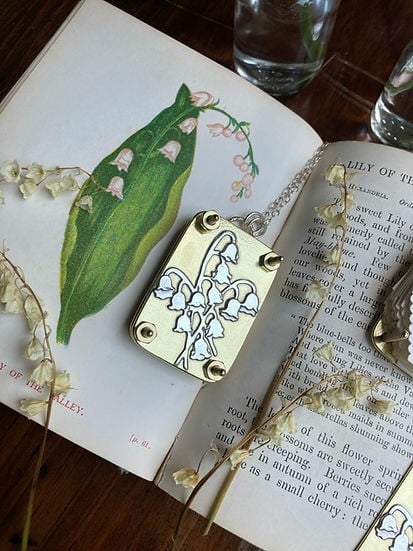 Sikunuo | Mini Flower Press | Compact Botanical Keepsake Maker | Portable Craft Tool
