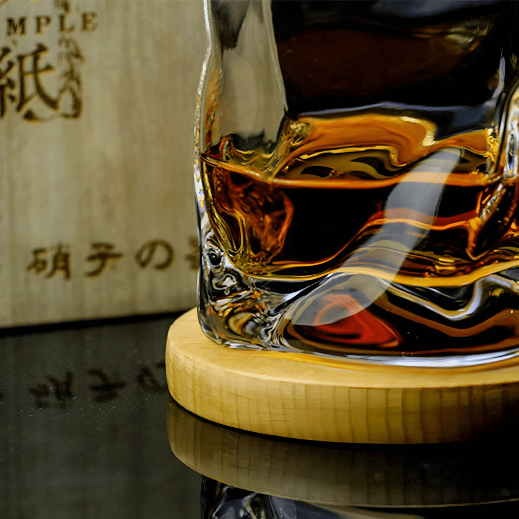 Whiskey glass in Edo Kiriko style – Handcut with unique crumple design | Sikunuo