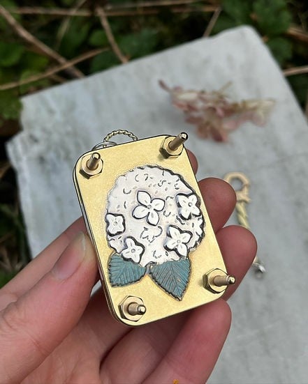 Sikunuo | Mini Flower Press | Compact Botanical Keepsake Maker | Portable Craft Tool