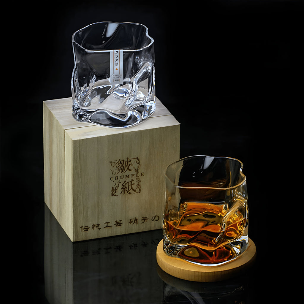 Whiskey glass in Edo Kiriko style – Handcut with unique crumple design | Sikunuo