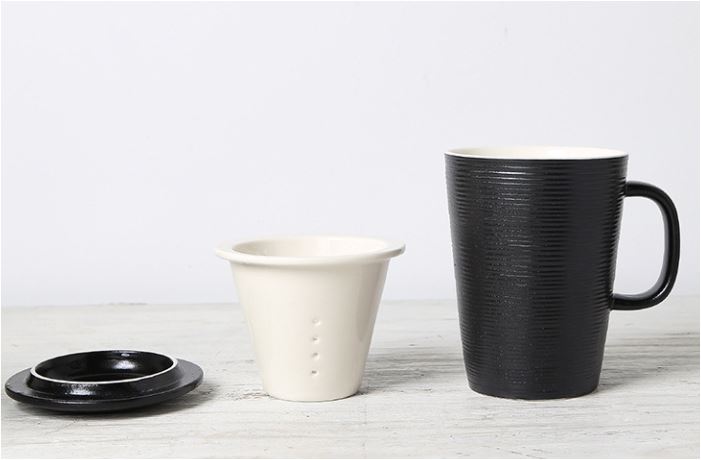 Sikunuo | Ceramic Tea Infuser Mug With Lid