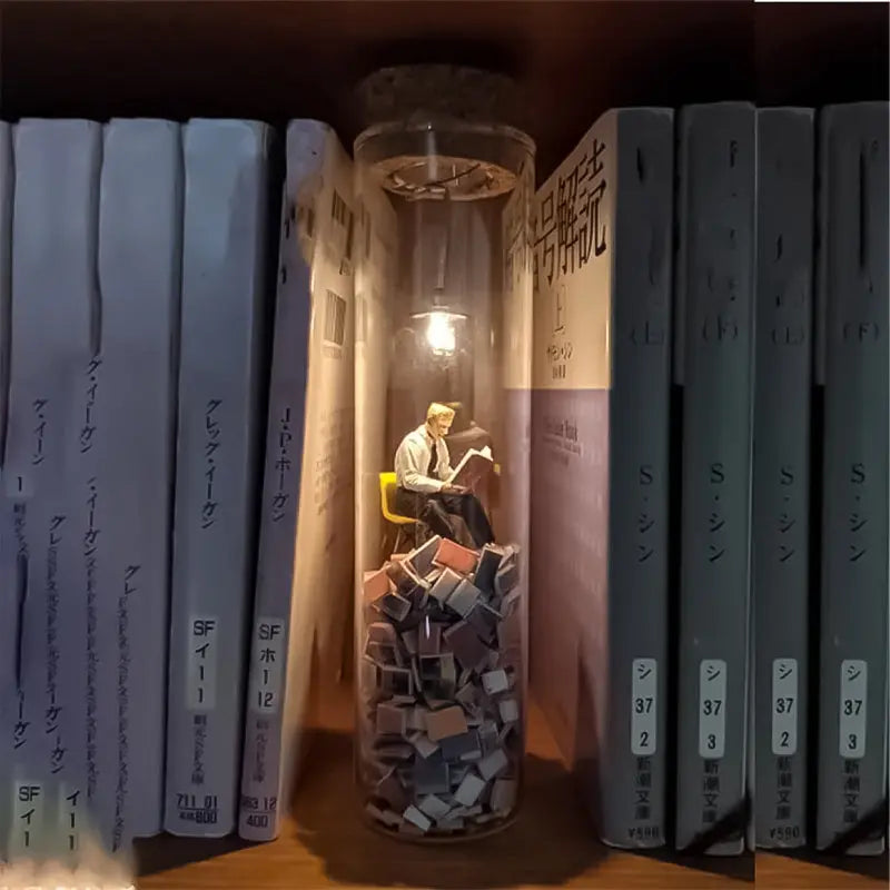 Sikunuo | Glass-Miniature-Diorama for Book Lovers