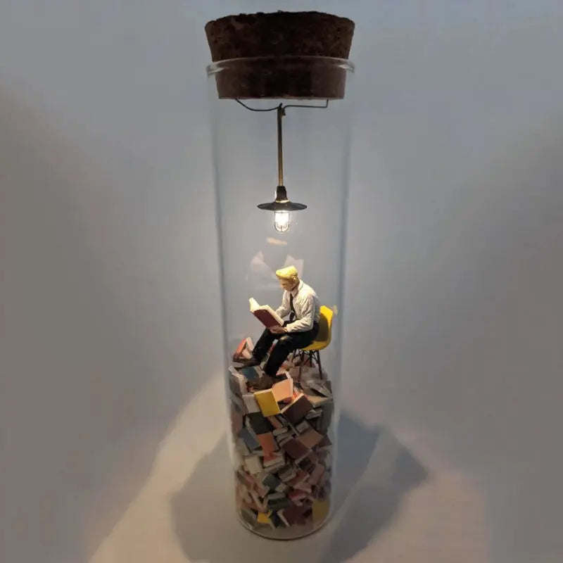 Sikunuo | Glass-Miniature-Diorama for Book Lovers