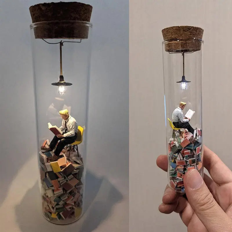 Sikunuo | Glass-Miniature-Diorama for Book Lovers