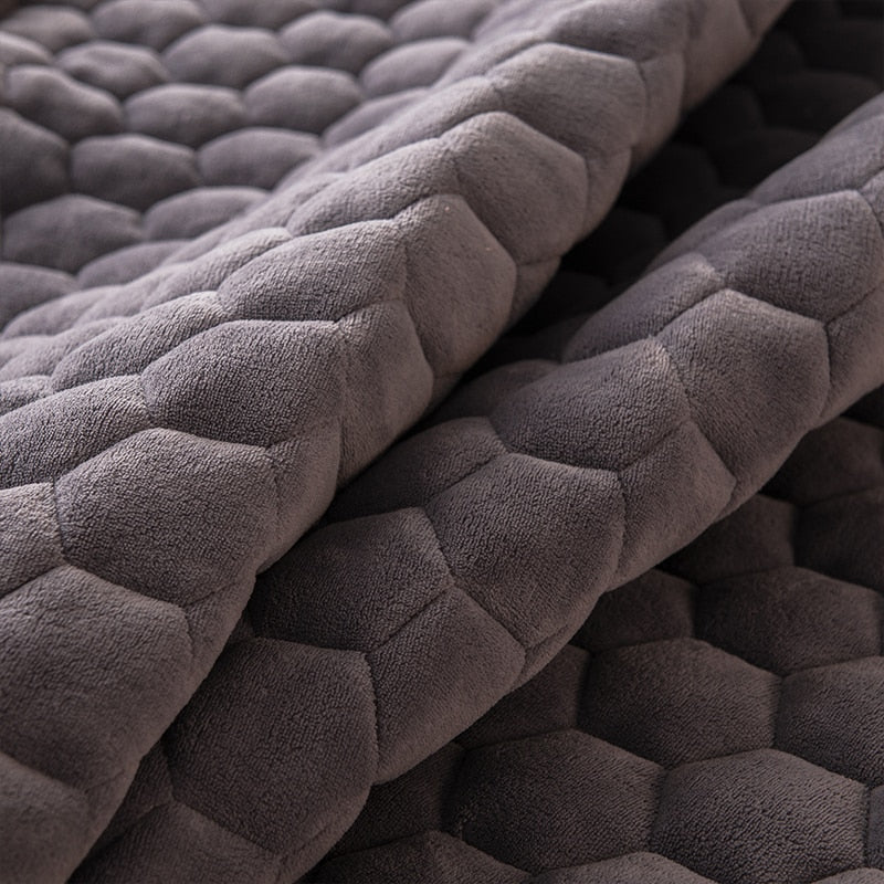 Sikunuo | Elegant Velvet Thick Mattress Cover