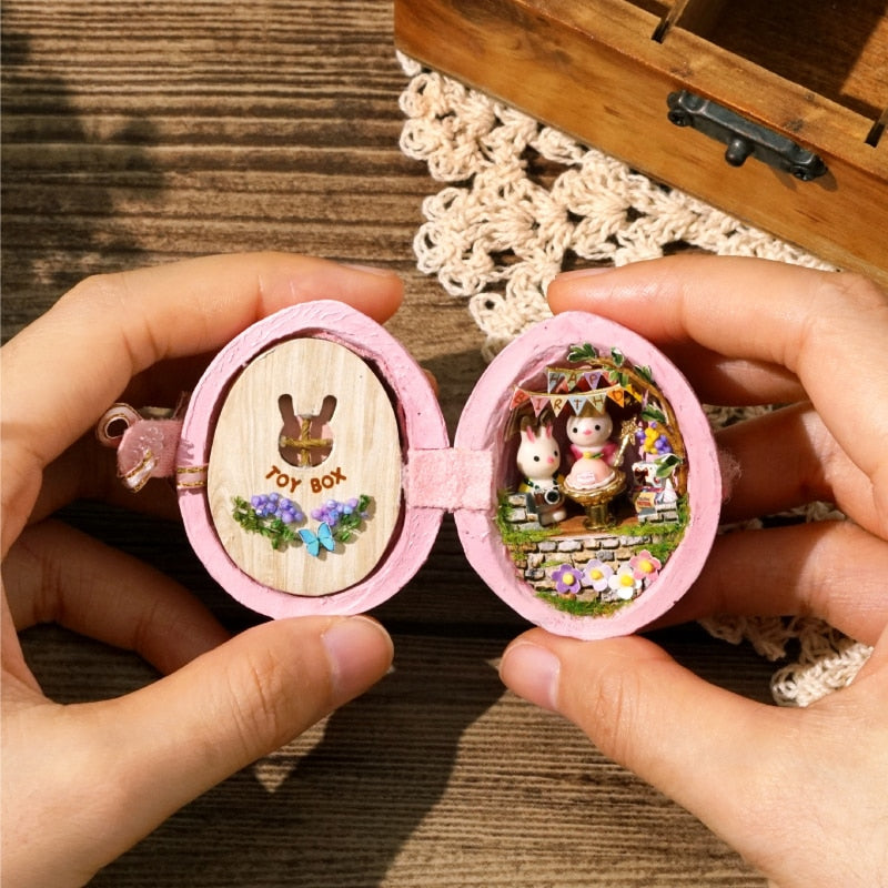 Sikunuo | Handmade Wooden Miniature Walnut Dollhouse