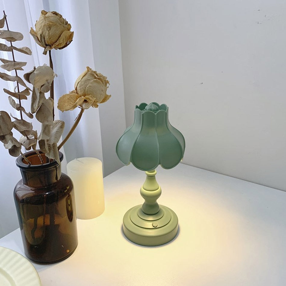 Sikunuo | Retro Lotus Desktop Lamp