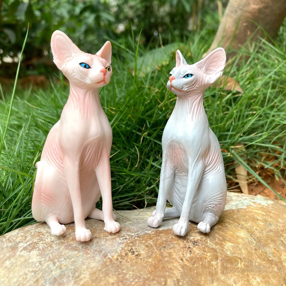 Sikunuo | Modern Whisper Sphynx Cat Table Decor
