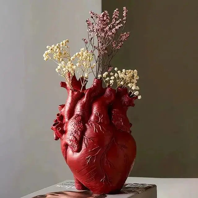 Sikunuo | Heart-shaped Resin Art Vase – Elegant, creative flower decoration