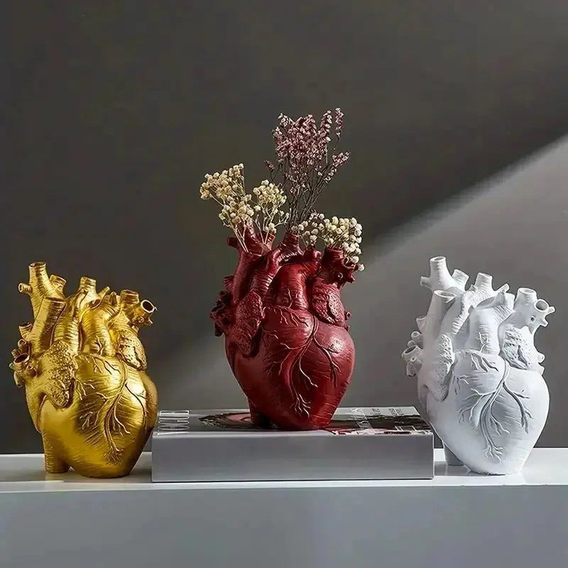 Sikunuo | Heart-shaped Resin Art Vase – Elegant, creative flower decoration