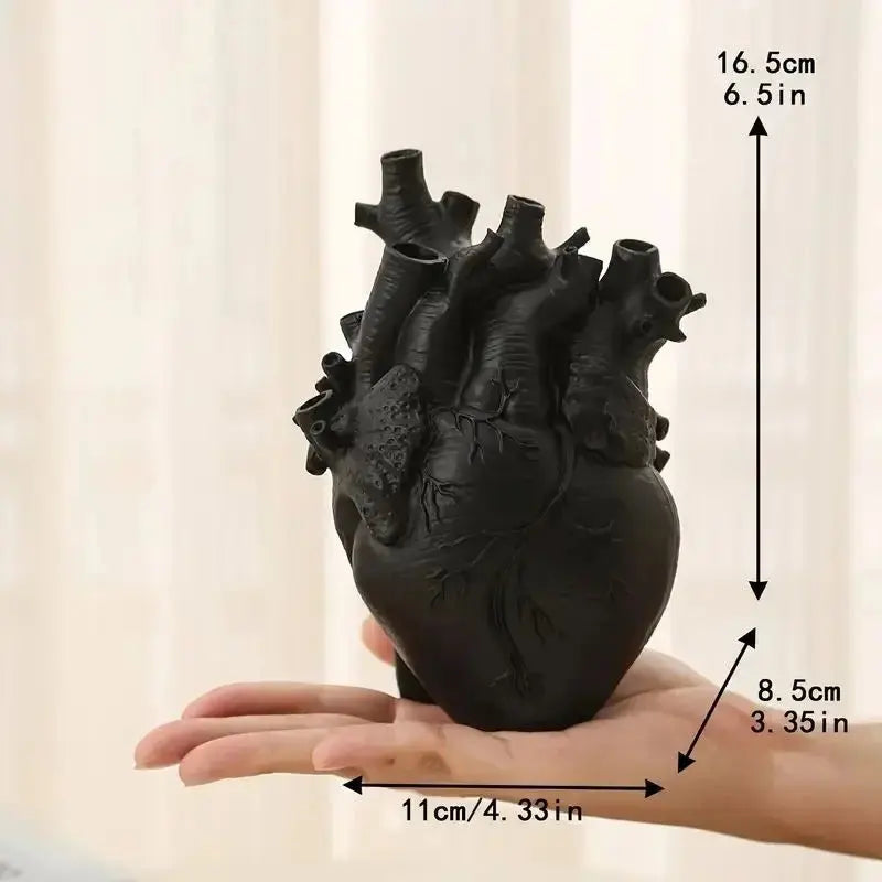 Sikunuo | Heart-shaped Resin Art Vase – Elegant, creative flower decoration