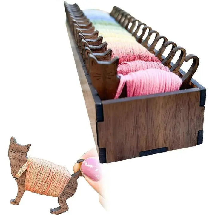 Sikunuo | Wooden Bobbin Set with Animal Motifs – Organizer for Embroidery Floss (15 Bobbins)