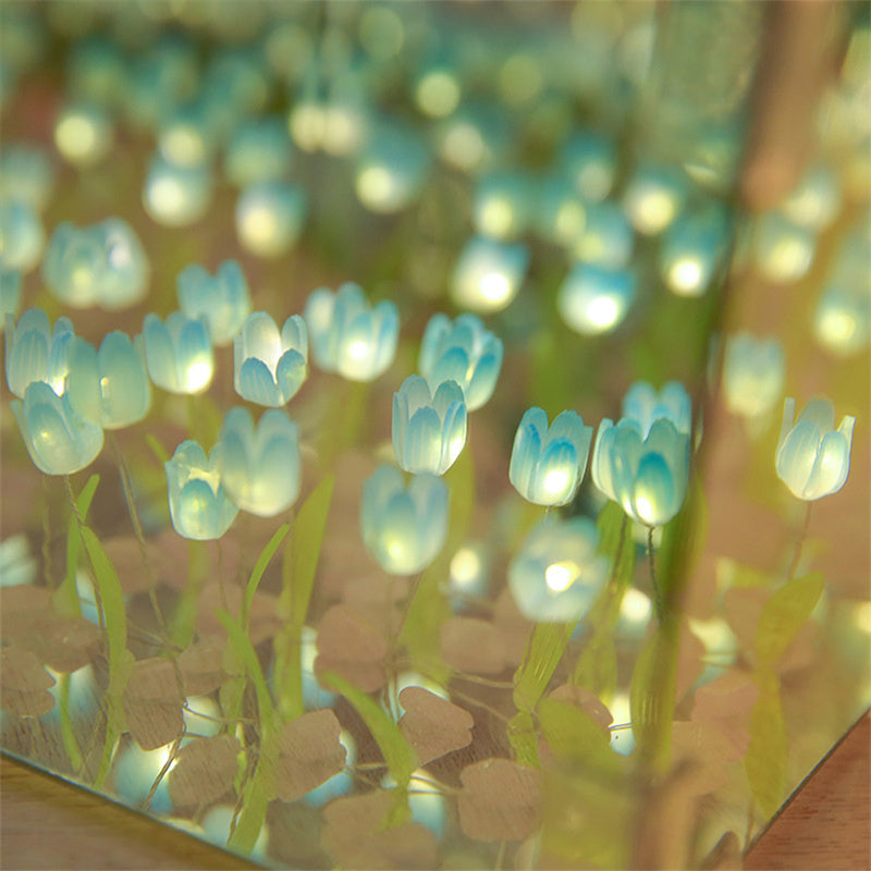 Sikunuo | Illuminated Tulip Elegance Mirror Lamp