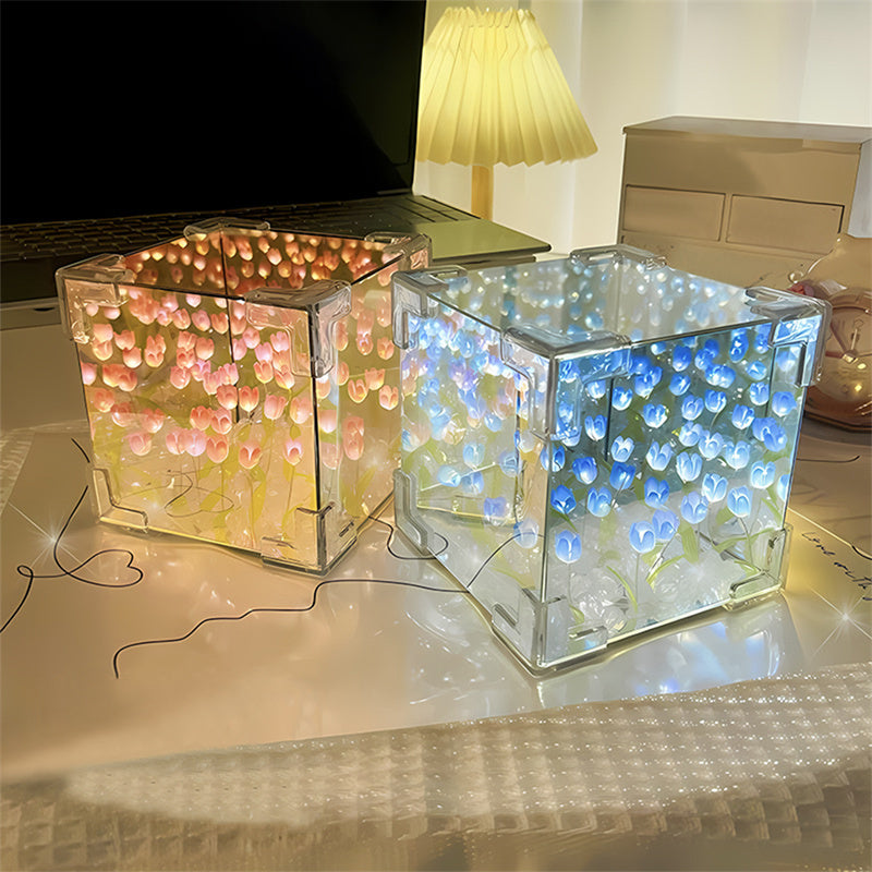 Sikunuo | Illuminated Tulip Elegance Mirror Lamp