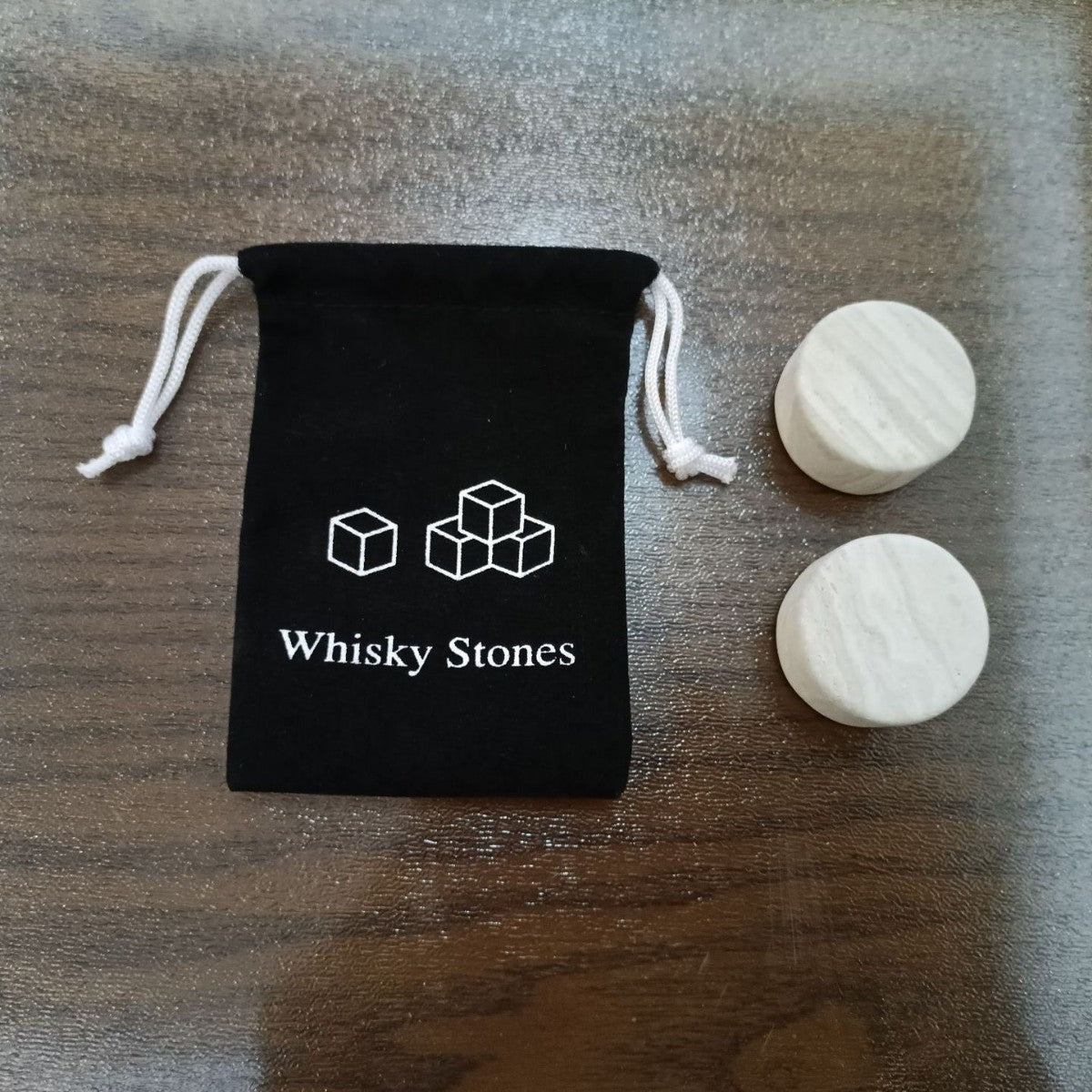 Reusable Whiskey Chilling Stone Cubes with Velvet Drawstring Pouch Sikunuo